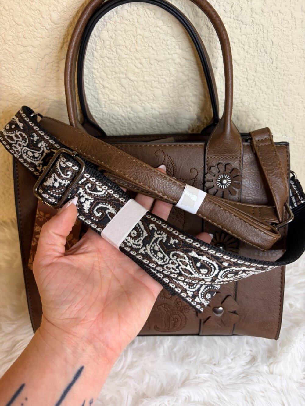 Sam & Hadley Western Paisley Tooled Satchel Brown Crossbody Purse NWT - Picture 5 of 8